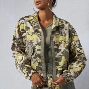NWT NIKE Camo Floral Zip Up Windbreaker Jacket Womens Oversized Green Size XXL